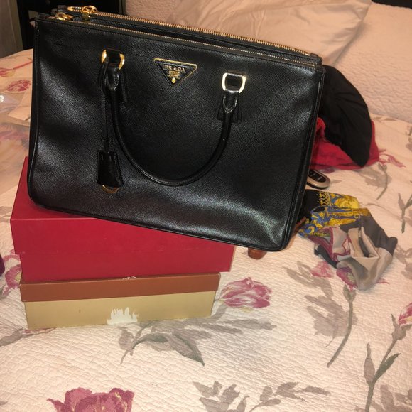 PRADA - LARGE SAFFIANO LEATHER DOUBLE ZIP BAG - Picture 6 of 9